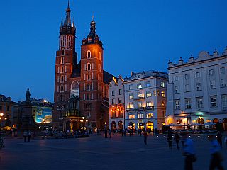 http://geografia_liceum.republika.pl/unesco/krakow.jpg